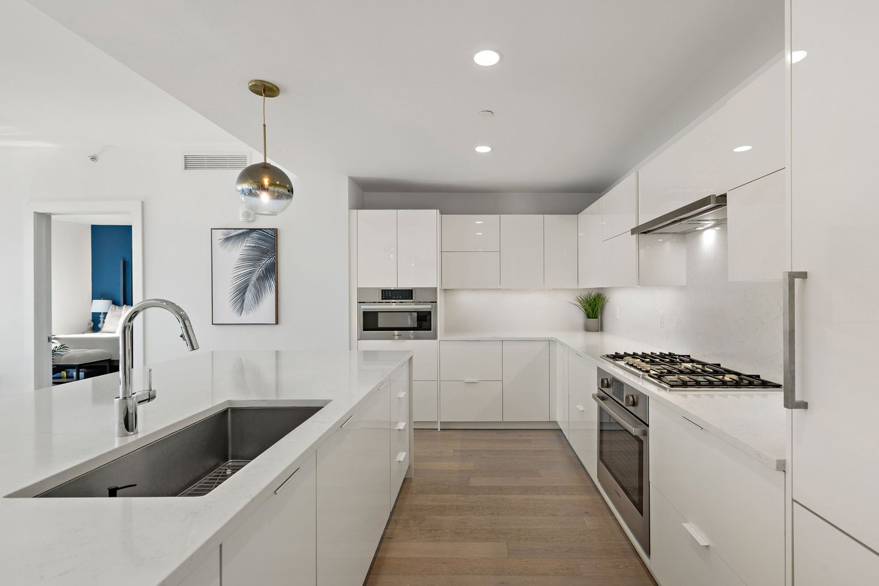 9 AVENUE AT PORT IMPERIAL Unit: 911