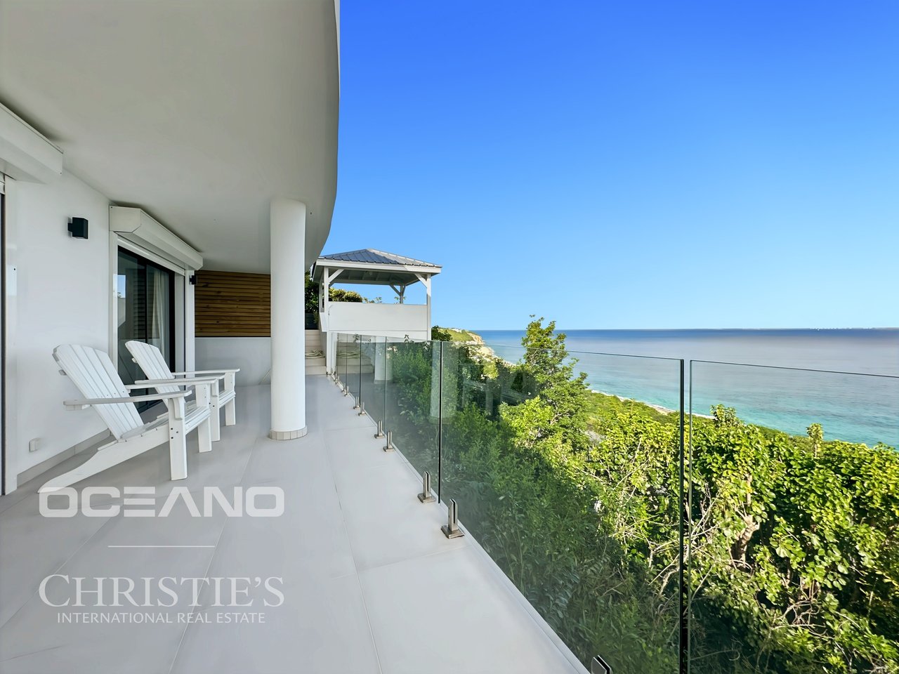 Cliffside Villa - Mont Rouge