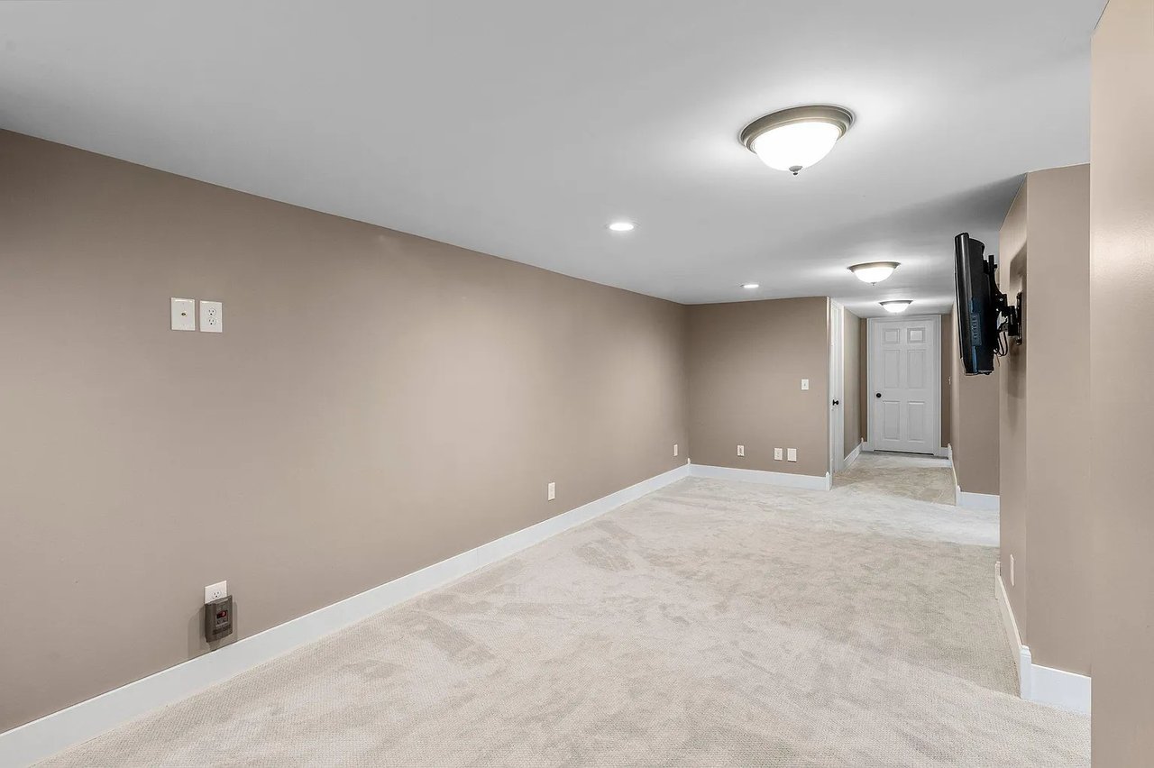 Updated Rambler in the Heart of Minnetonka