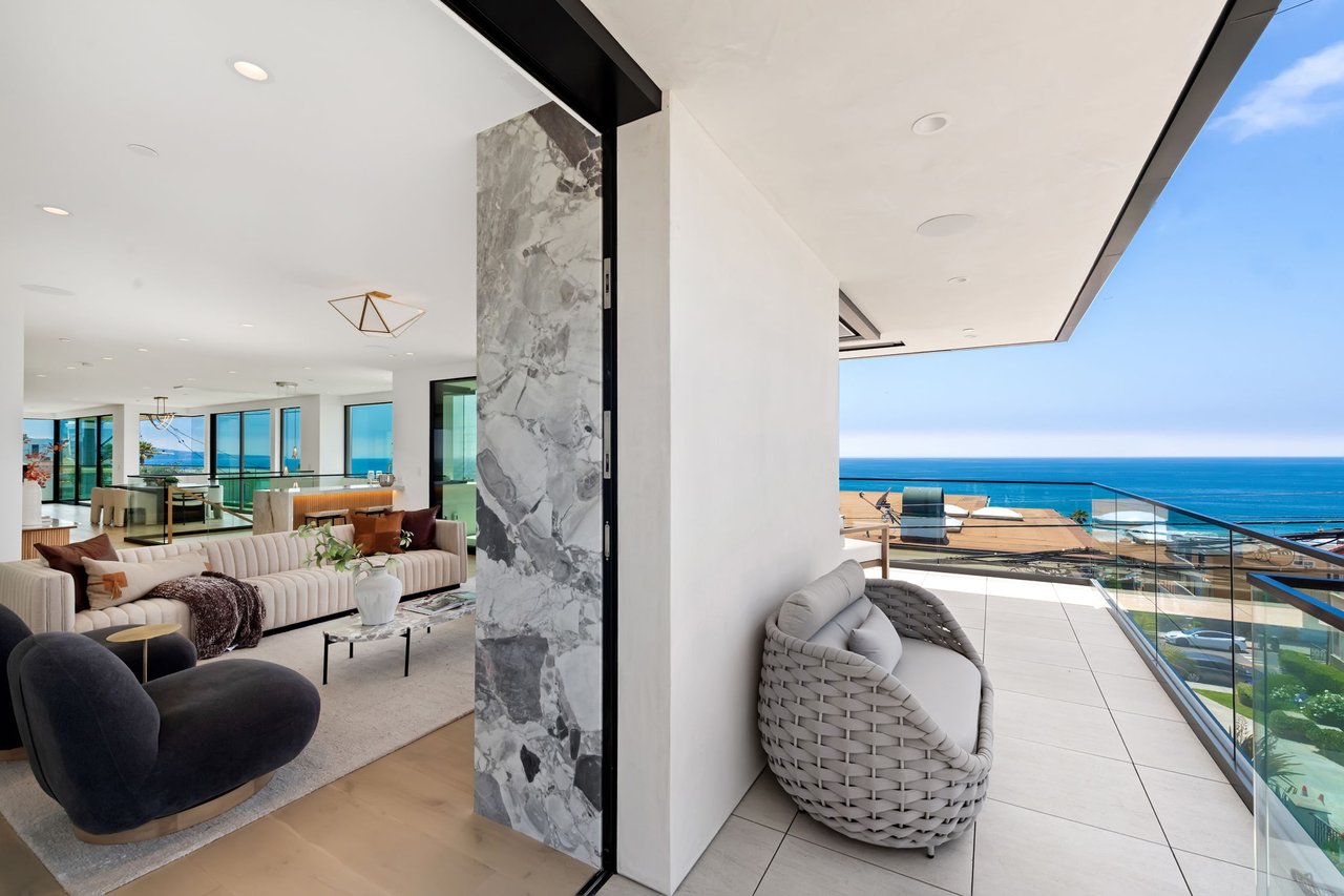 A Coastal Benchmark: Inside 316 32nd Street