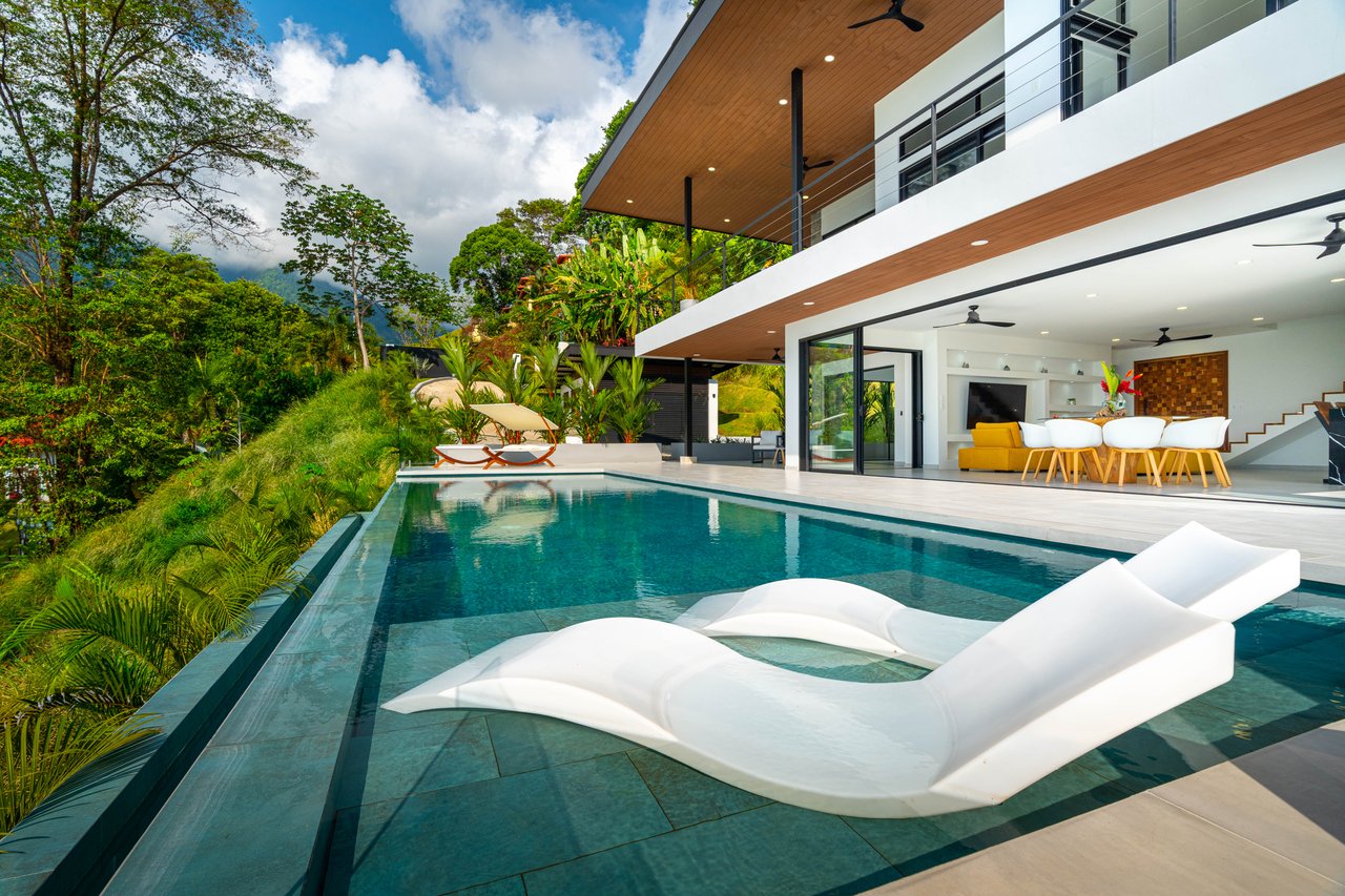 Luxury 4-Bed Home with Ocean & Jungle Views in Ojochal