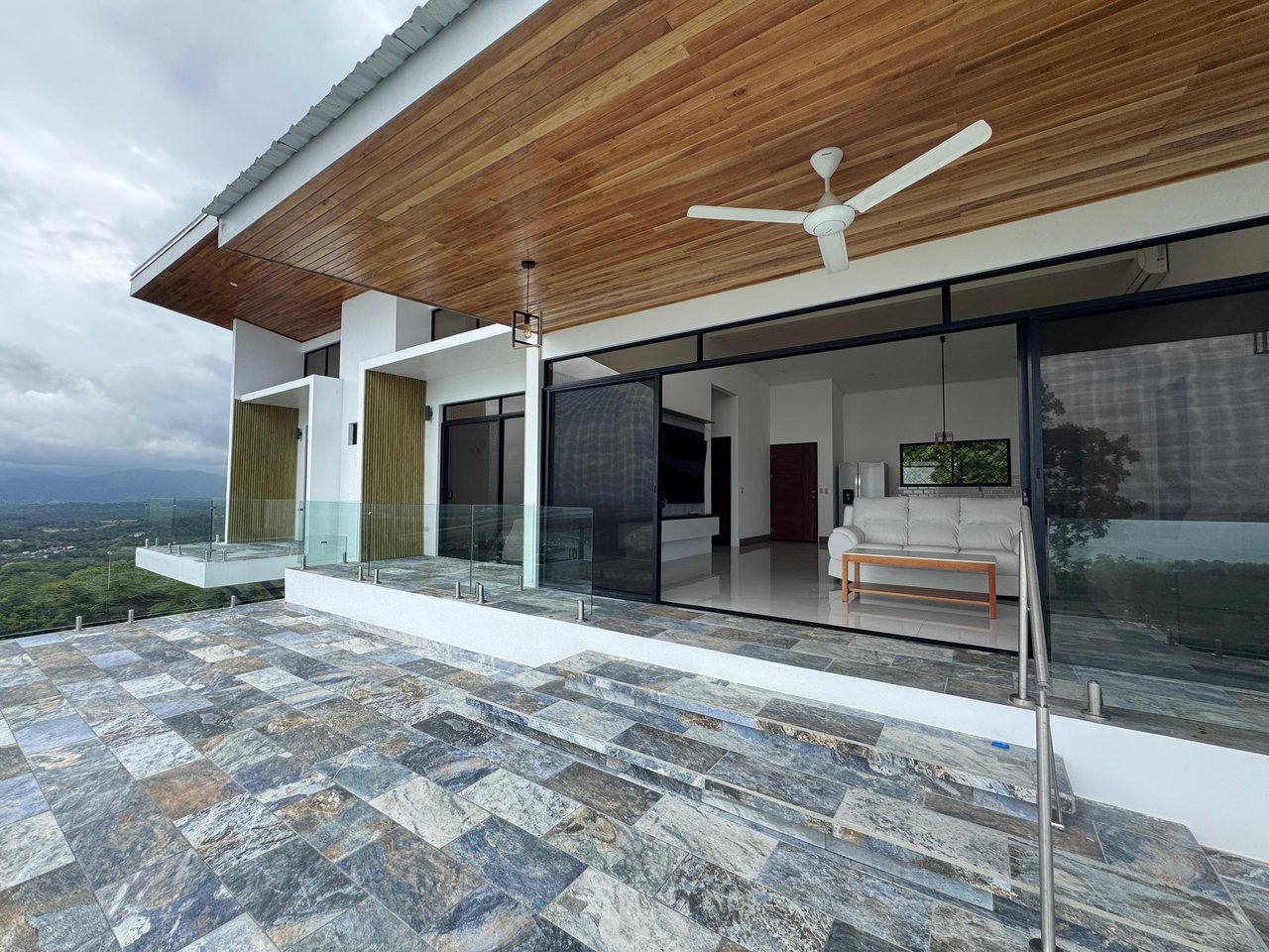 Modern Elegance Meets Incomparable Views, 3BDR&3Baths Home