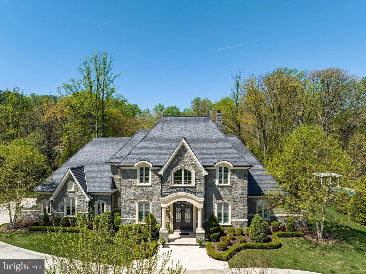 953 Mackall Farms Ln - McLean