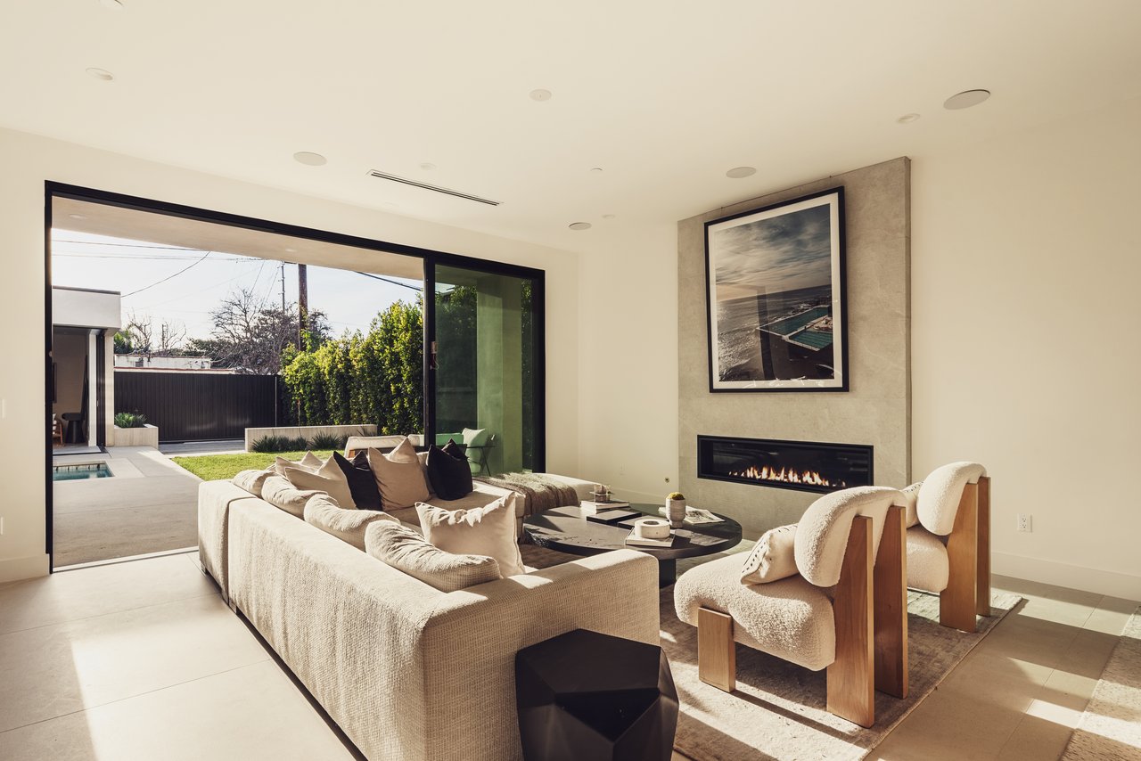 2115 Walnut Ave, Venice