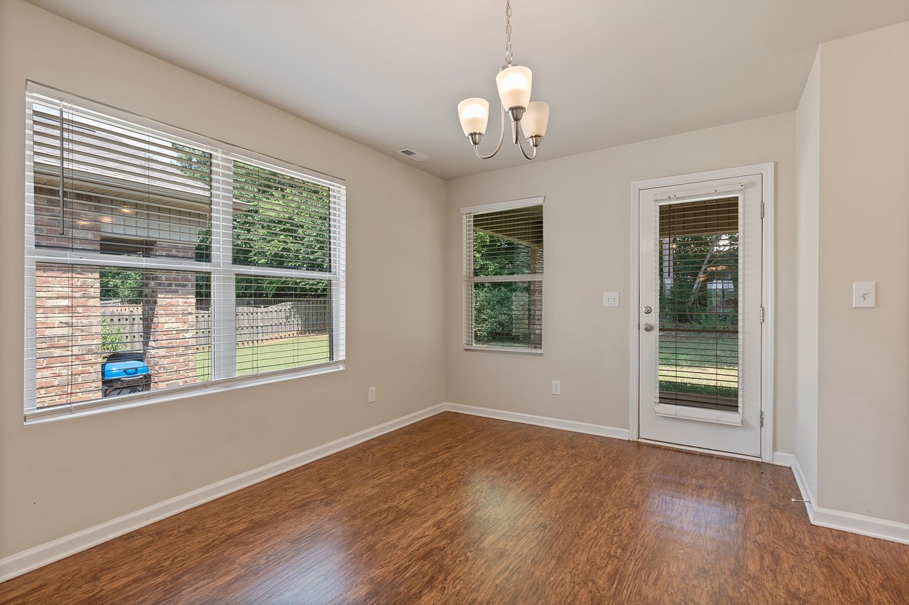 MADISON CITY SCHOOLS! Charming Home in a Great Location!