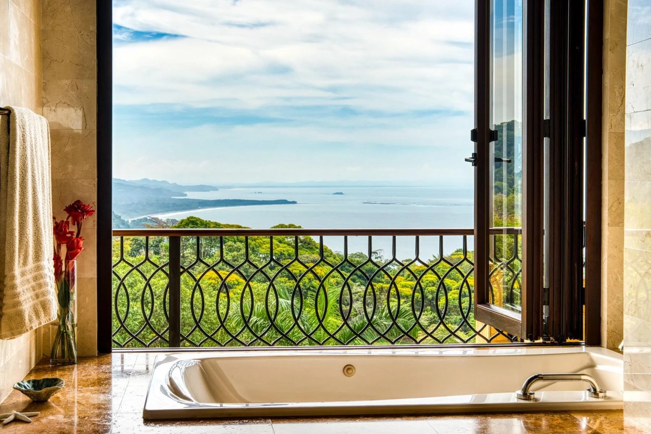Luxury Ocean View Home, Dominical, Puntarenas