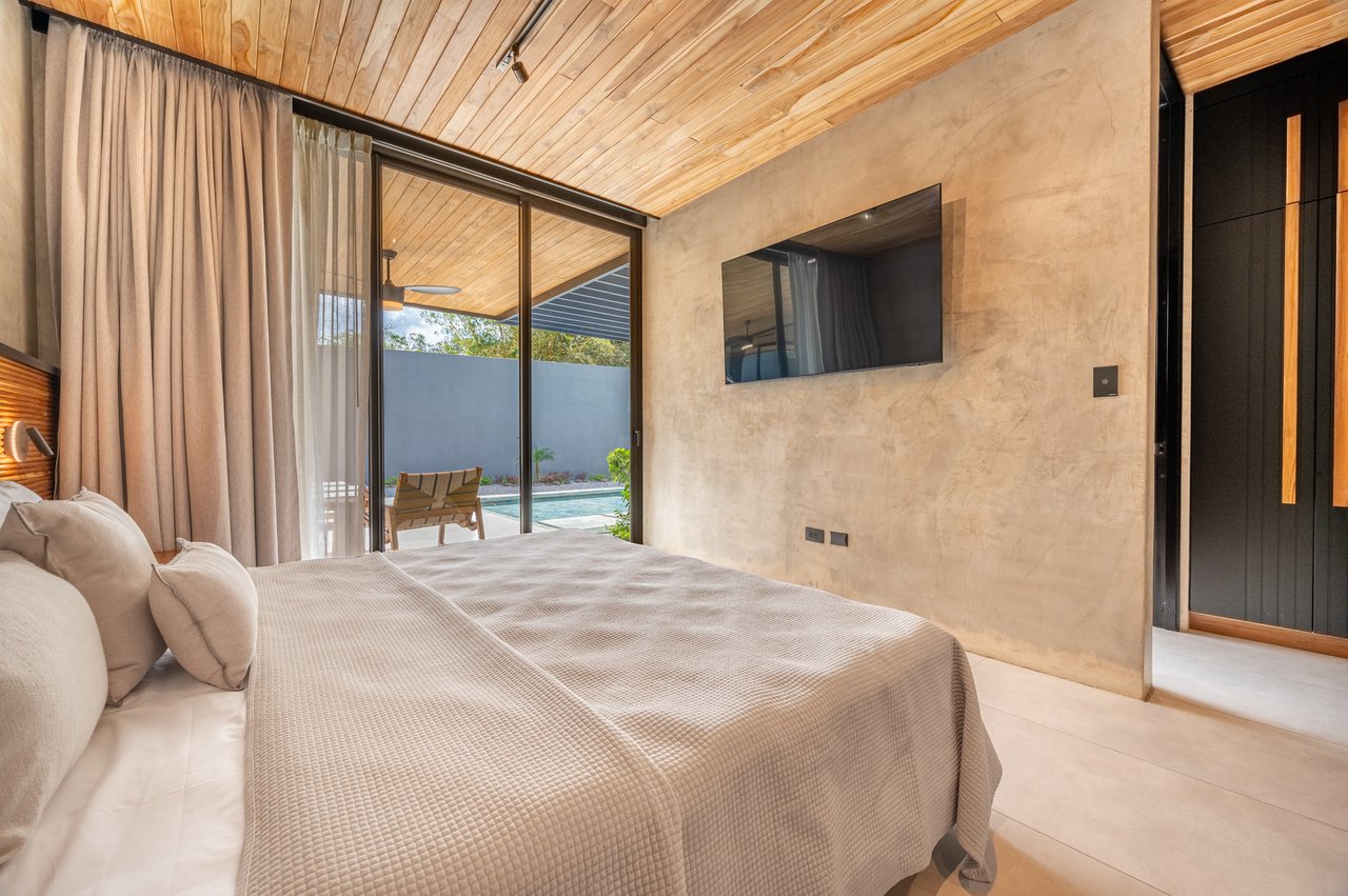 Casa Uchuva | Architectural Harmony of Wood, Stone, and Light