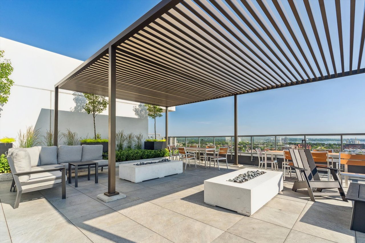 #403 - 212 King William Street