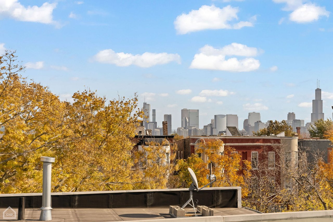 2115 W Superior Street 