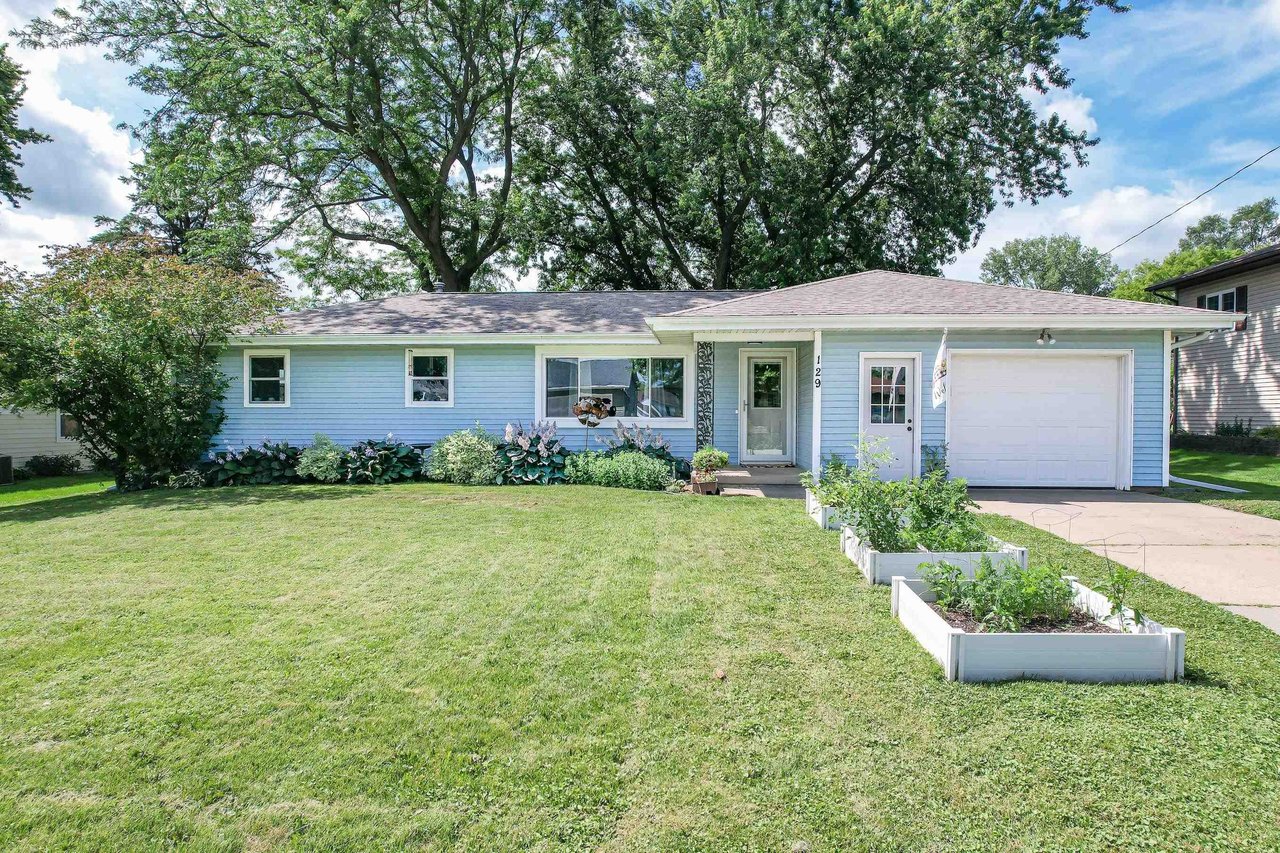 A well-kept detached single level ranch home in Dane County, Wisconsin, the kind of low maintenance property many empty-nesters look for when downsizing.
