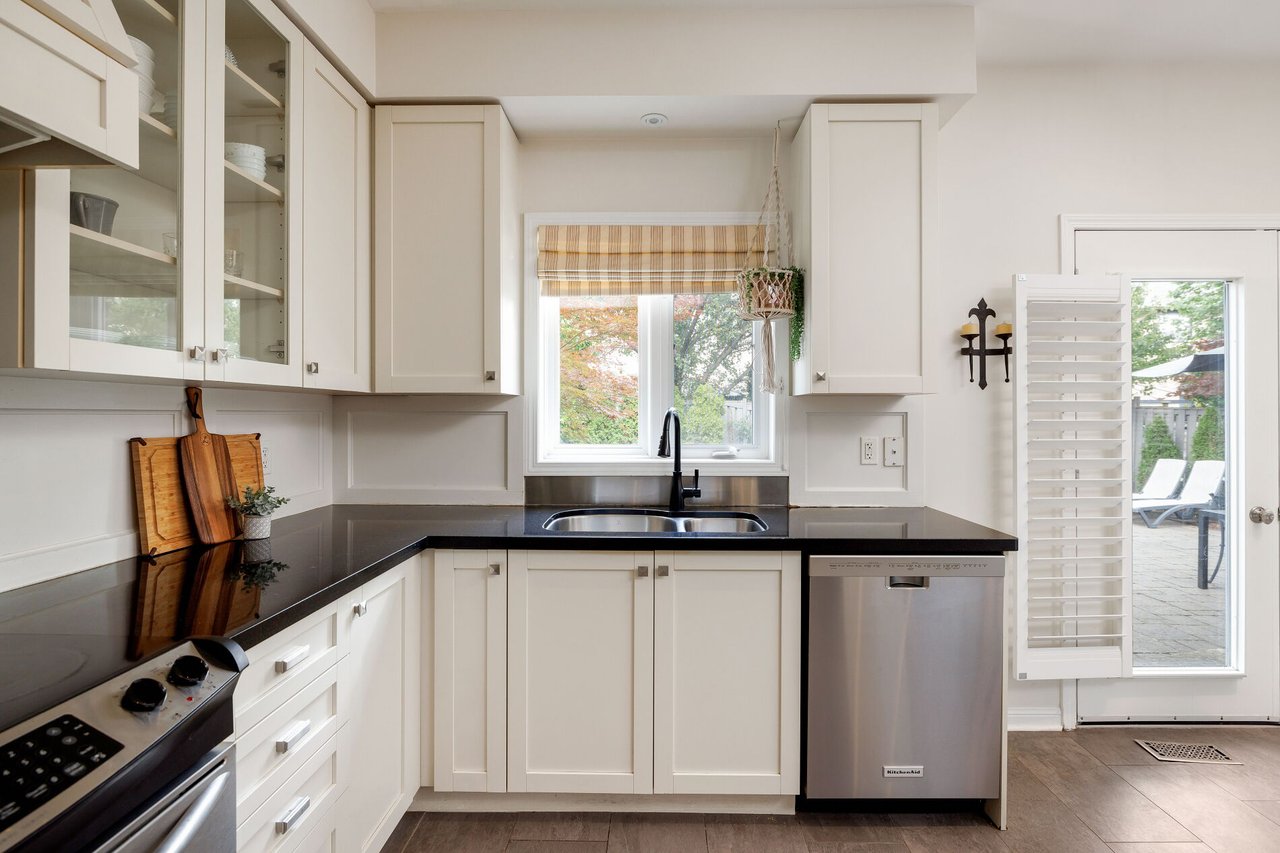 2202 Brookhaven Crescent