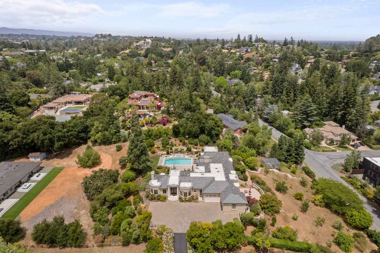 12445 Hilltop DR