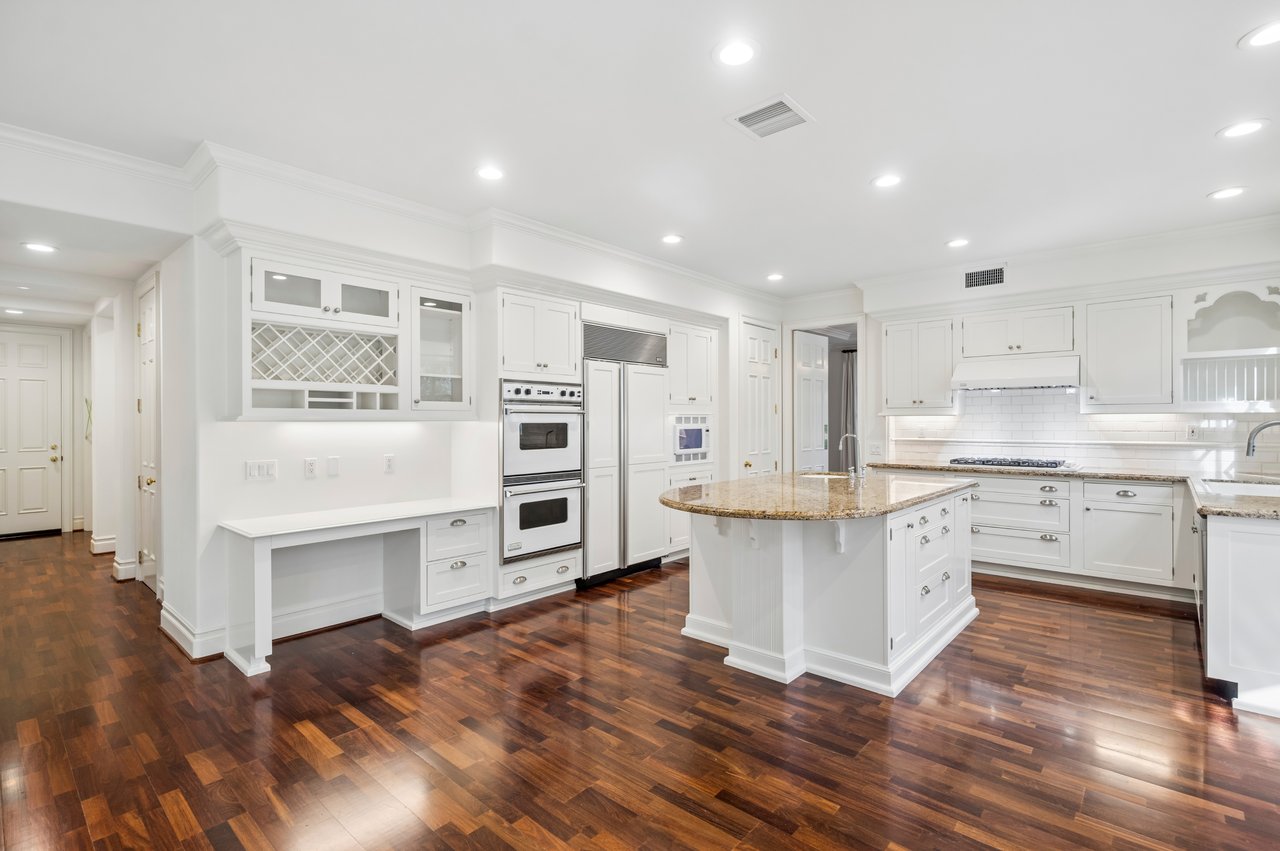 15 Jupiter Hills Drive