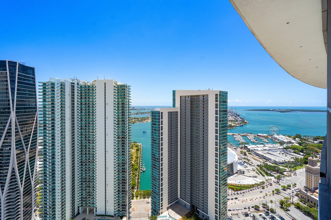 851 NE 1st Ave #4901