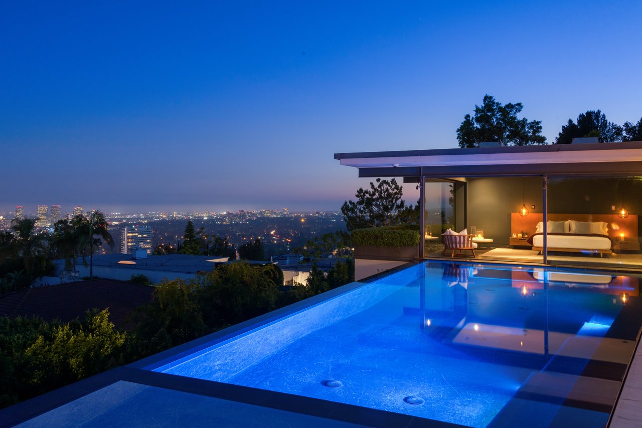 9010 Hopen Place, Sunset Strip