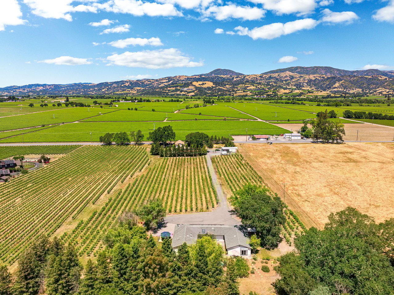725 Lytton Station