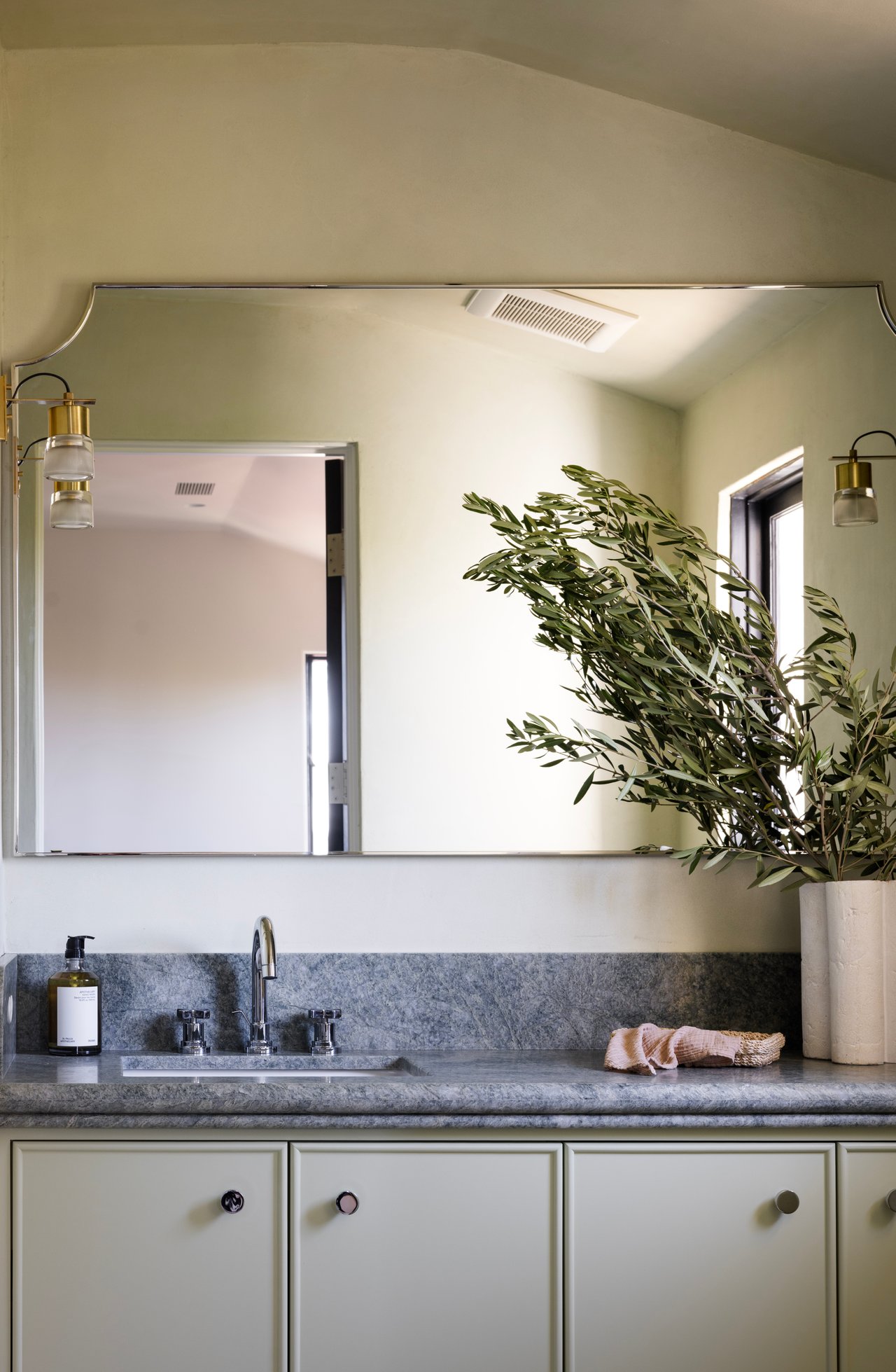 2720 Glendower Ave, Los Feliz