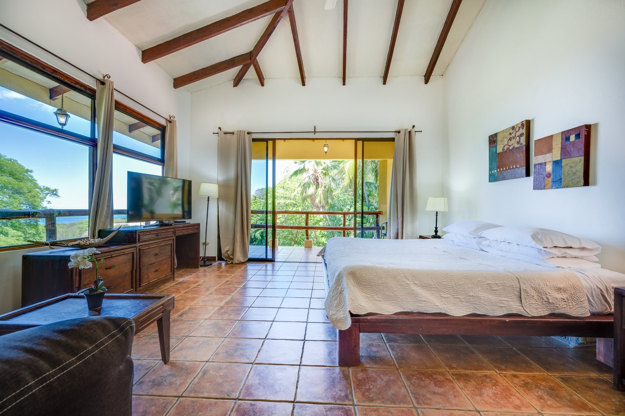Casa Marazul | Ocean-View 5-Bedroom Home with Guest House & Infinity Pool near Playa Prieta