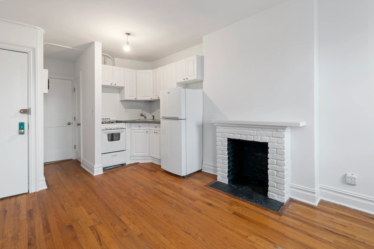 88 Horatio Street Unit: 4B