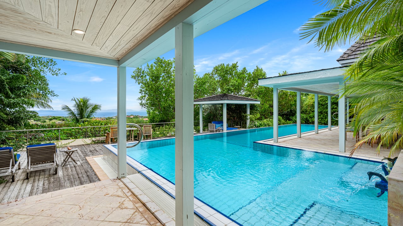 1143 Salt Spring Estate House 2