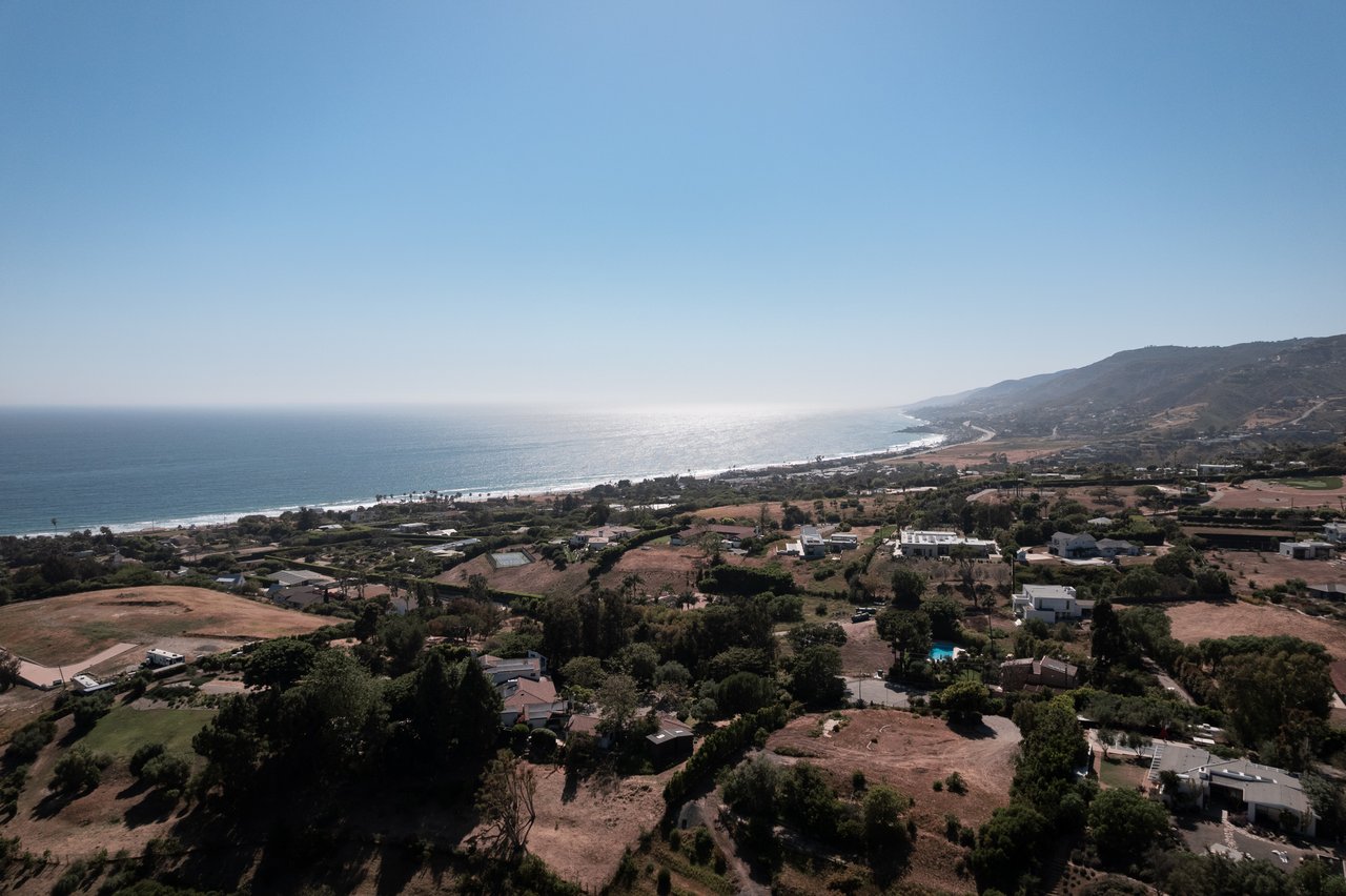 5819 Filaree Heights