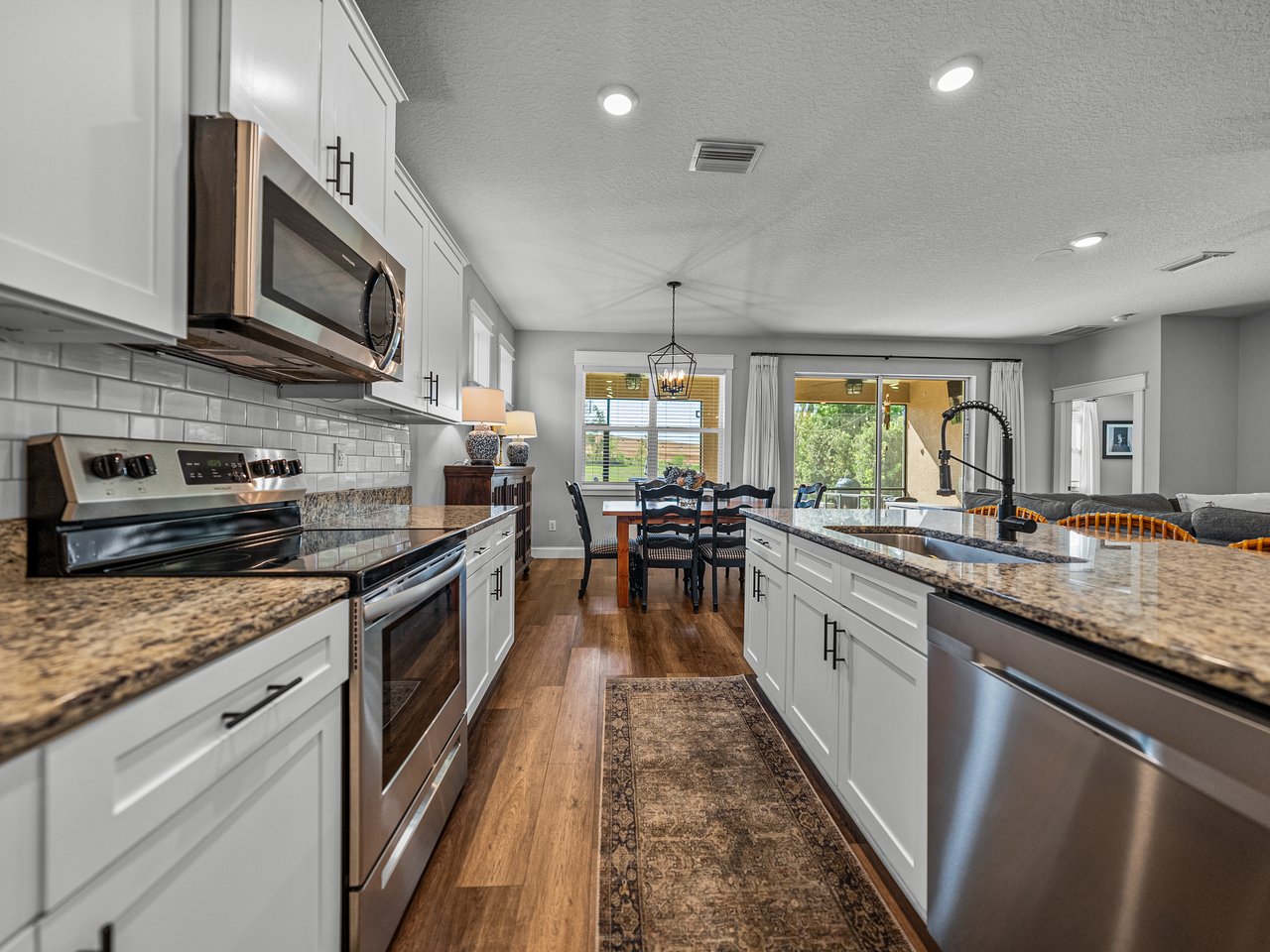 12492 EASTPOINTE DR