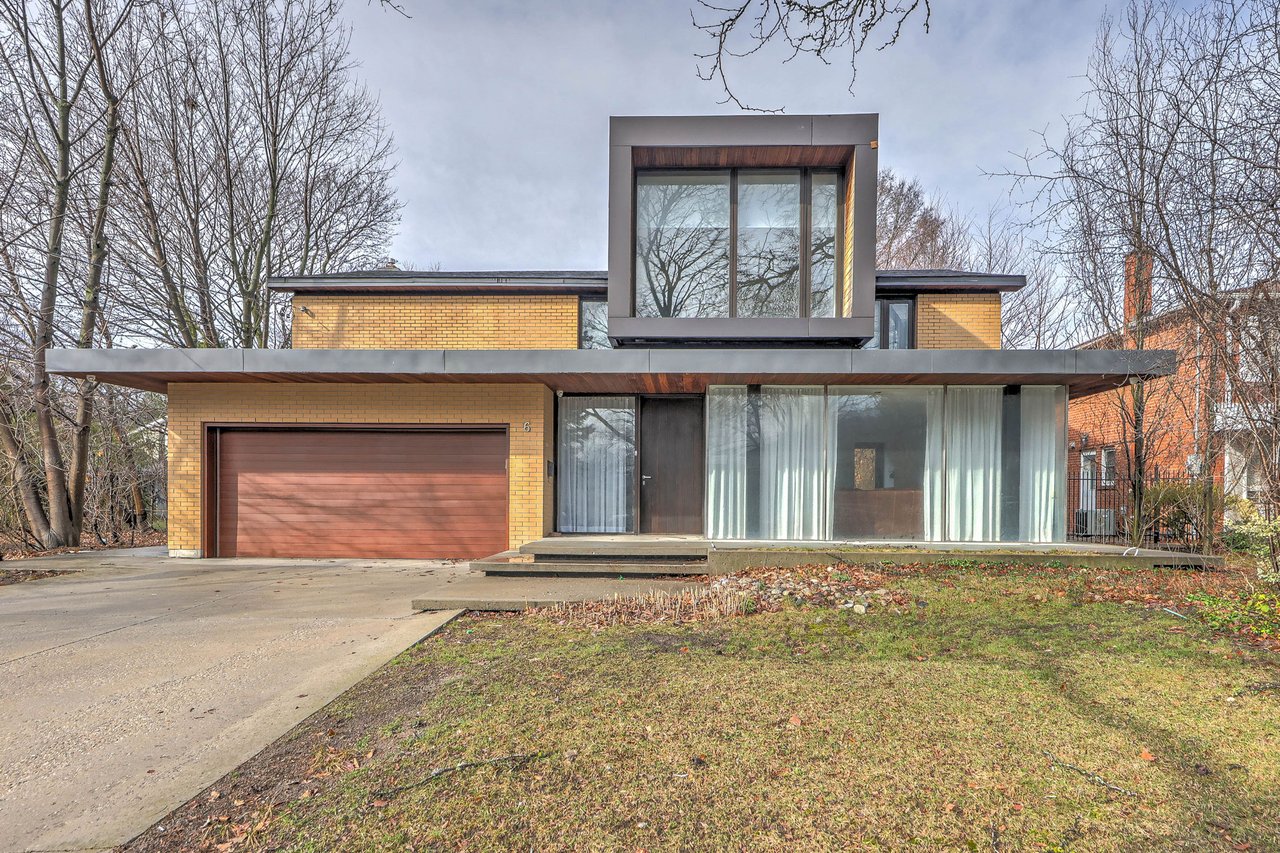SOLD: Urban-Style Entertainer's Paradise