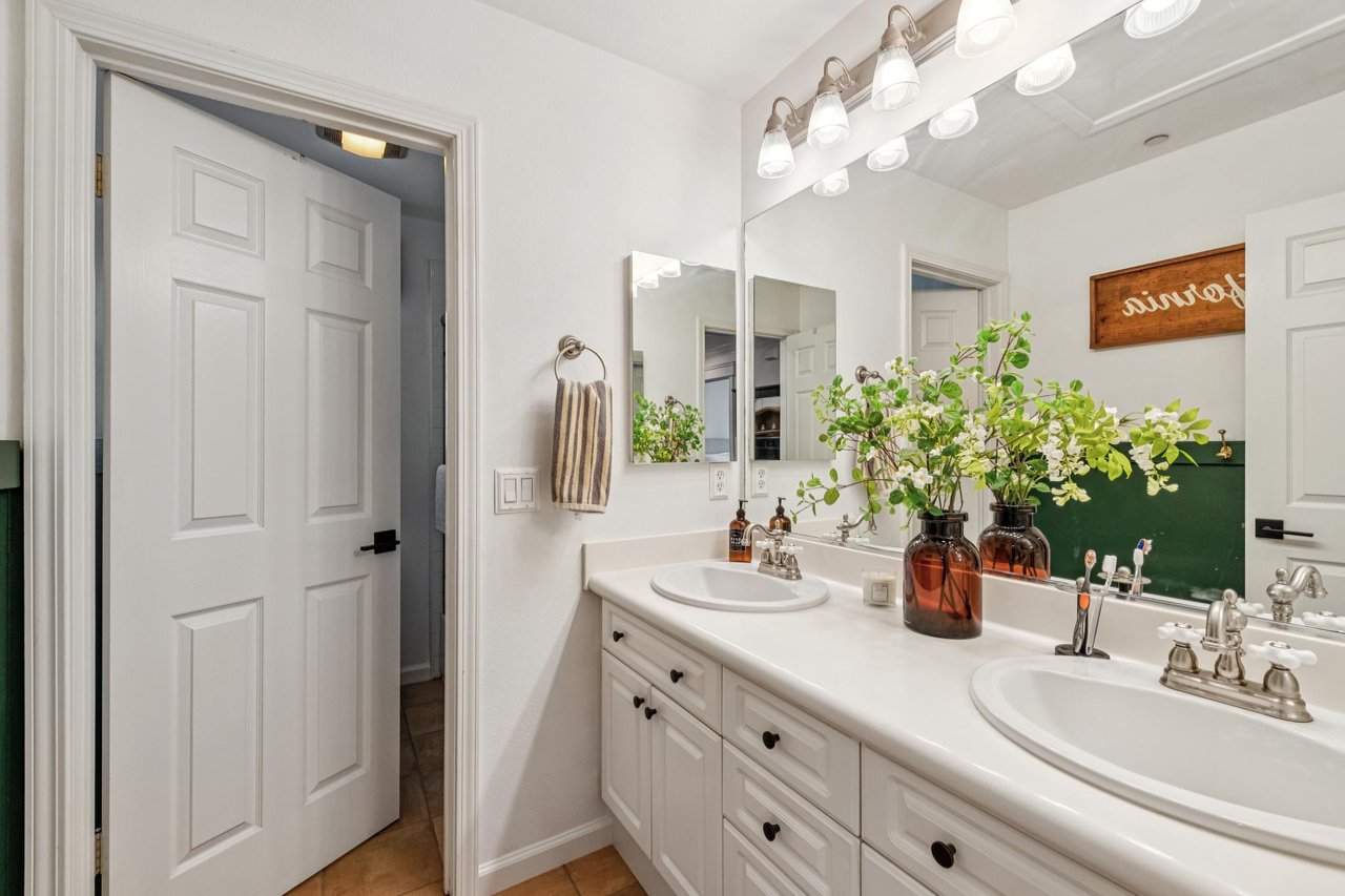 Stylish bathroom featuring quality finishes, modern fixtures, and a clean contemporary design.