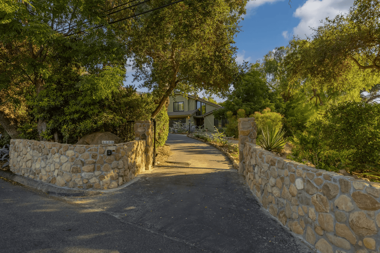 1270 Foothill Road