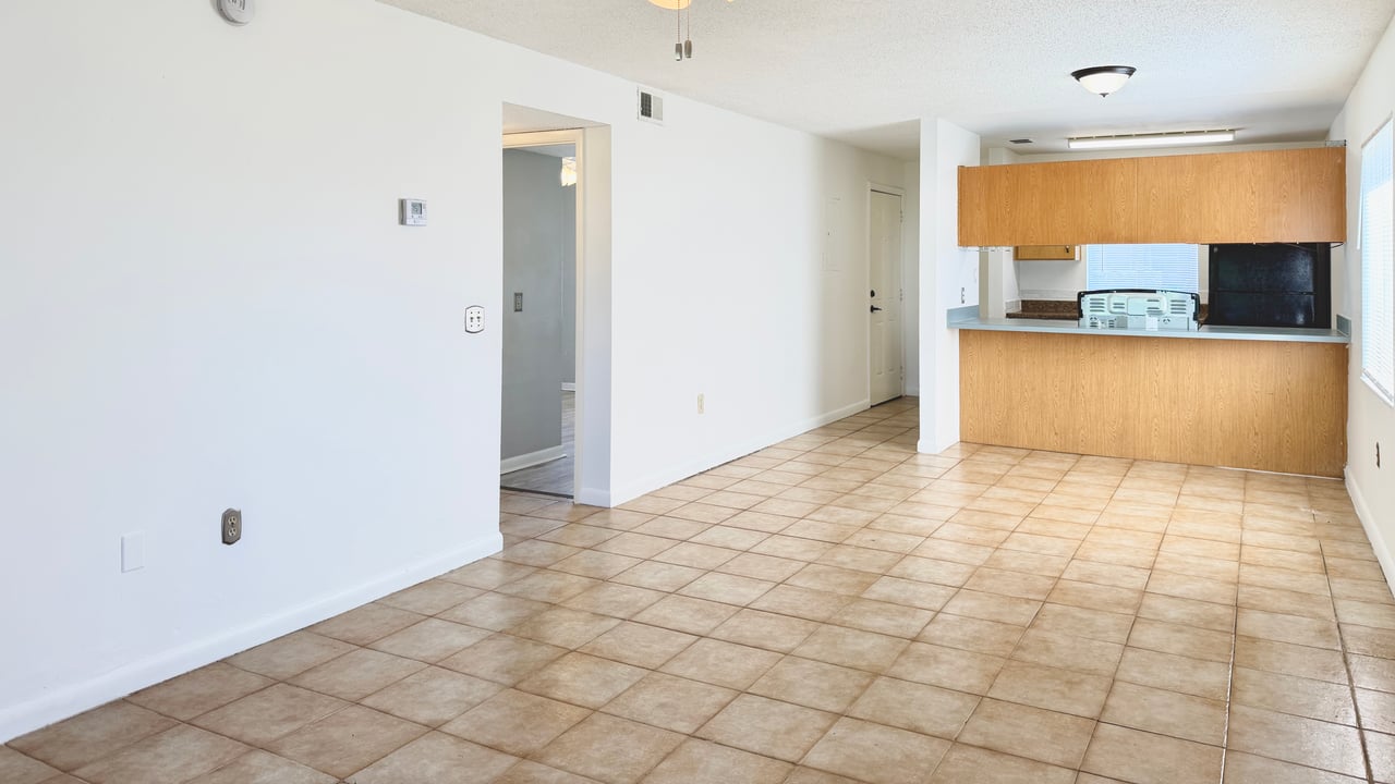 Spacious Ground-Floor Apartment for Lease in Winter Springs