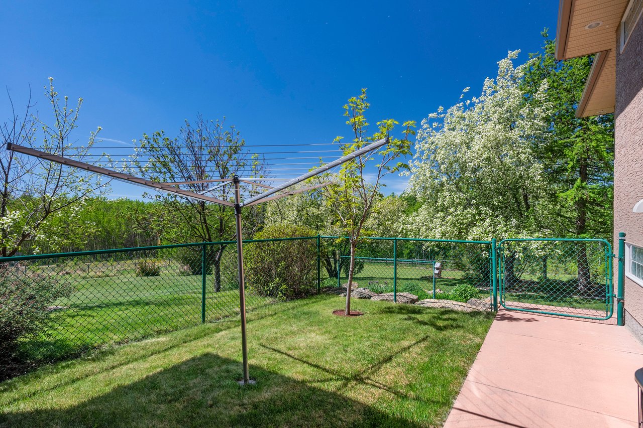 8 Willow Lane