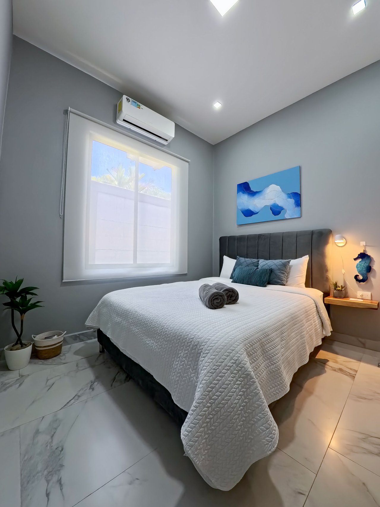 Great Location Brand New Pool House