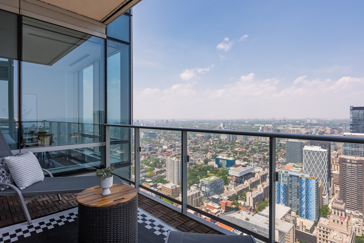 Suite 6104- 180 University Avenue