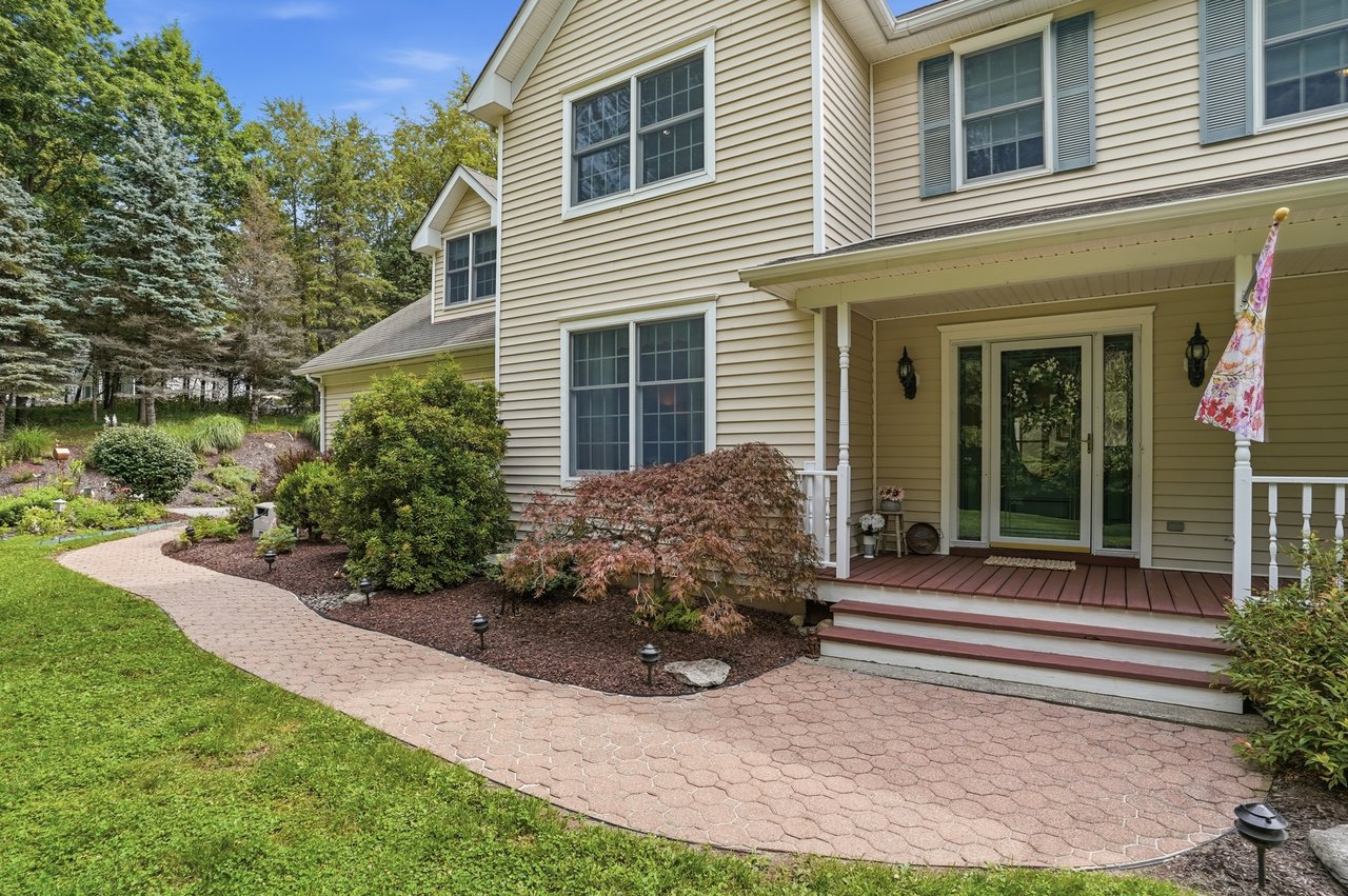 Picture-Perfect Country Living