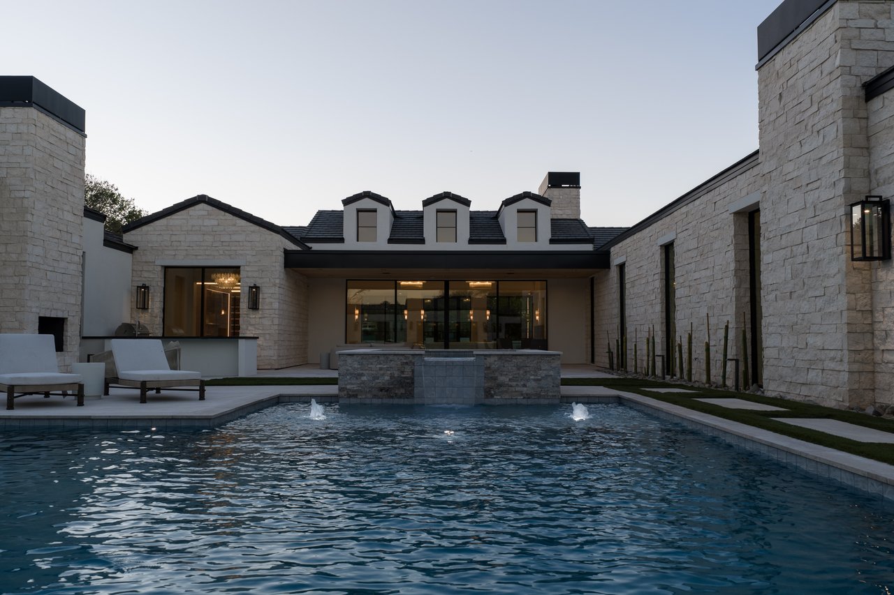 5717 E VIA LOS RANCHOS