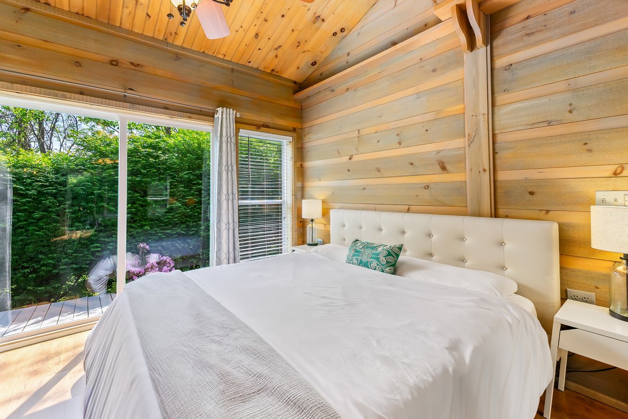 438 PALMETTO DR
