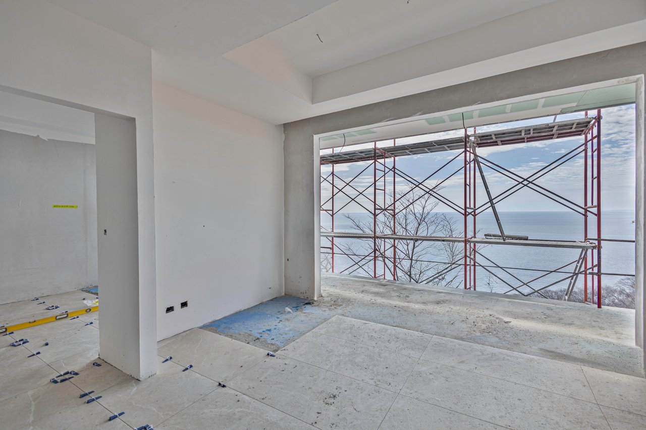 Brand New West Facing Top-Floor Retreat #B408
