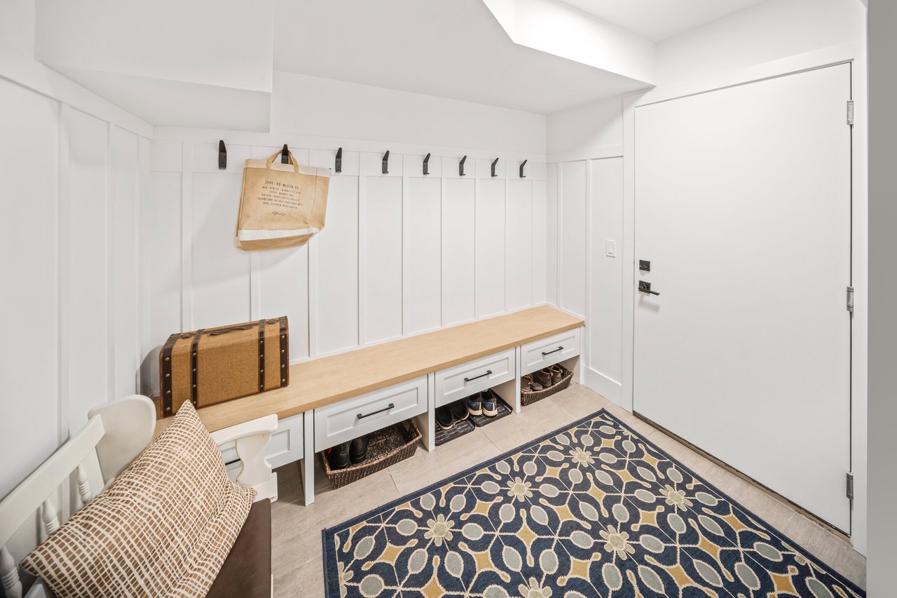 810 3rd Street Unit: 4