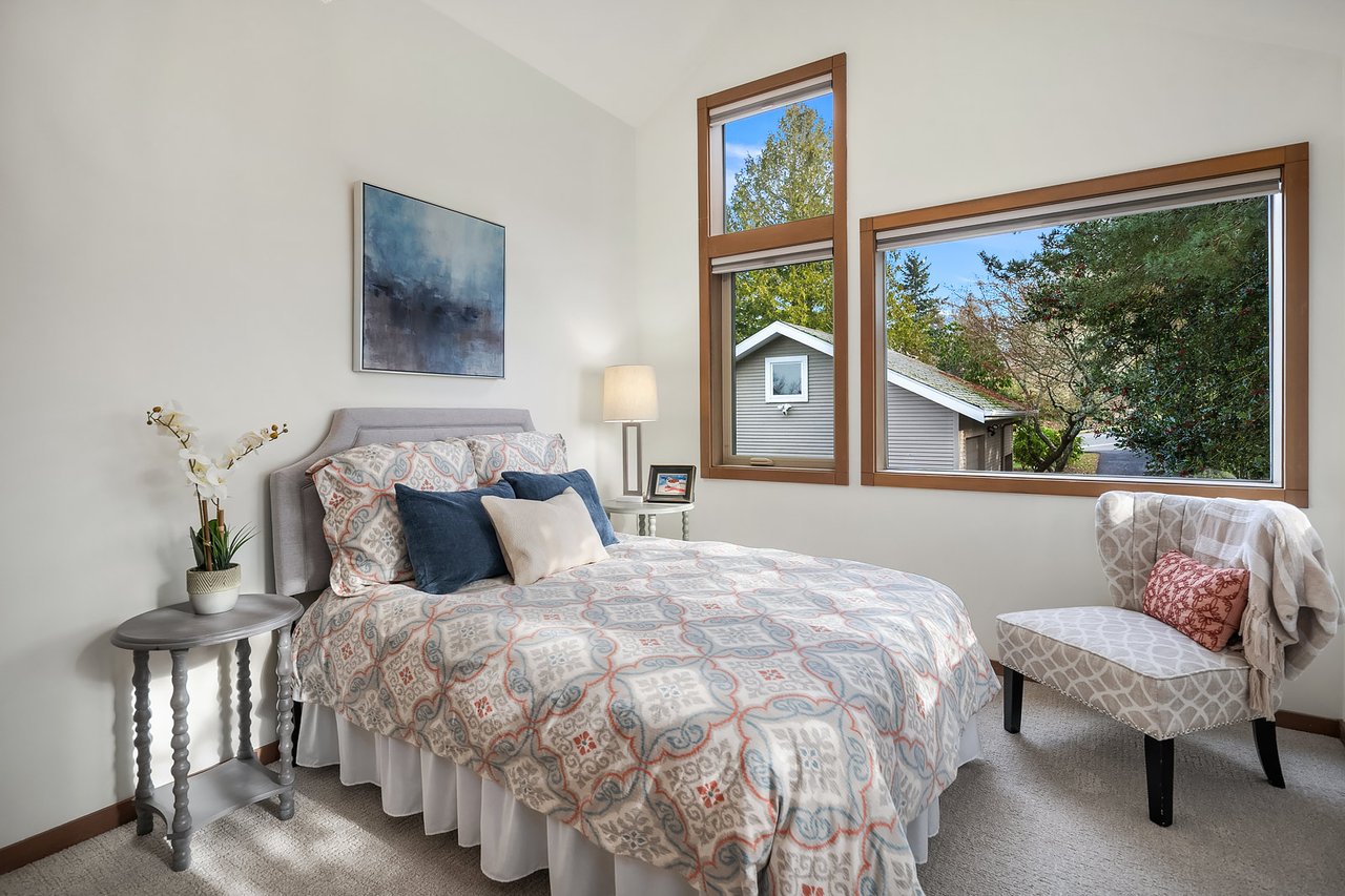 10245 Marine View Drive SW