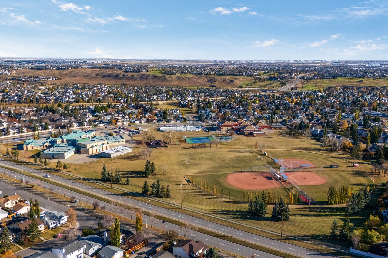 130 MacEwan Park Way NW