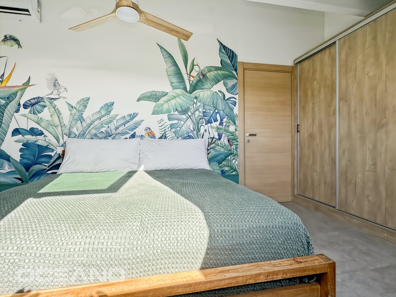 STUNNING 2-BEDROOM DUPLEX WITH ST. BARTHS VIEW – HAUTS DE LA BAIE