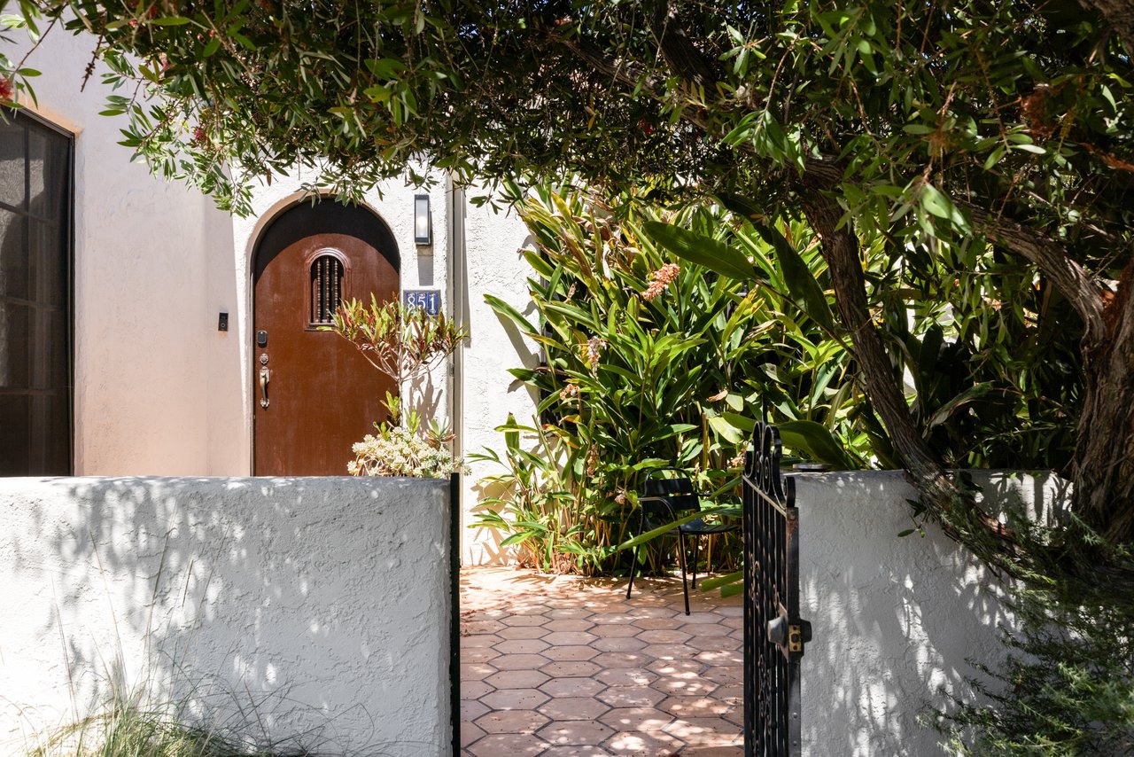 851 Masselin Ave, Miracle Mile