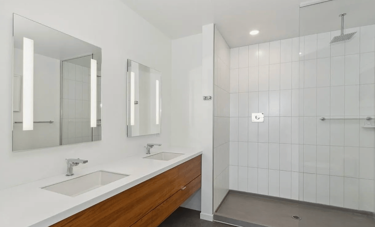 404 E College St #1405