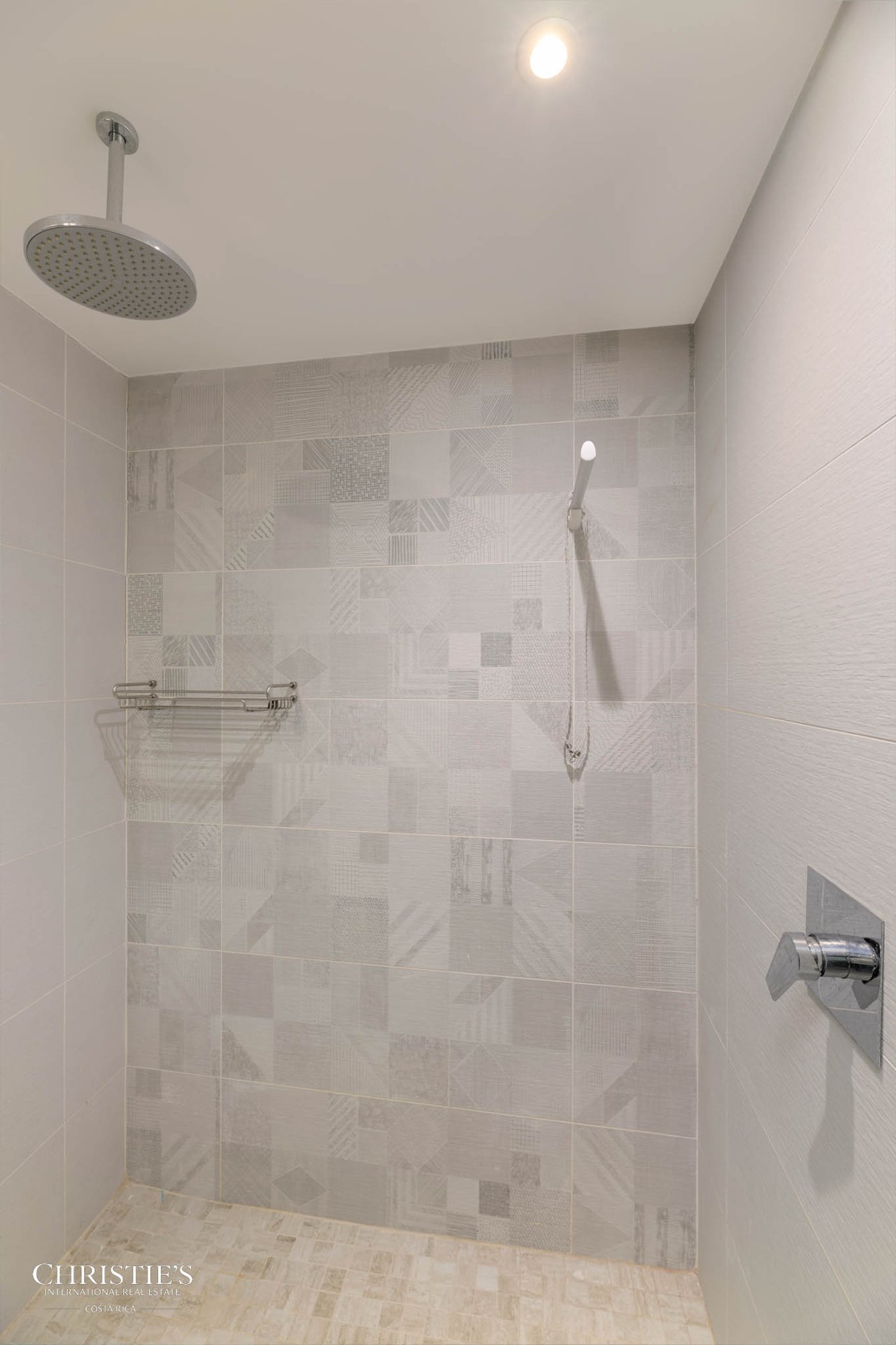 Modern 2-Bedroom Condo with Mountain Views in Barrio Escalante