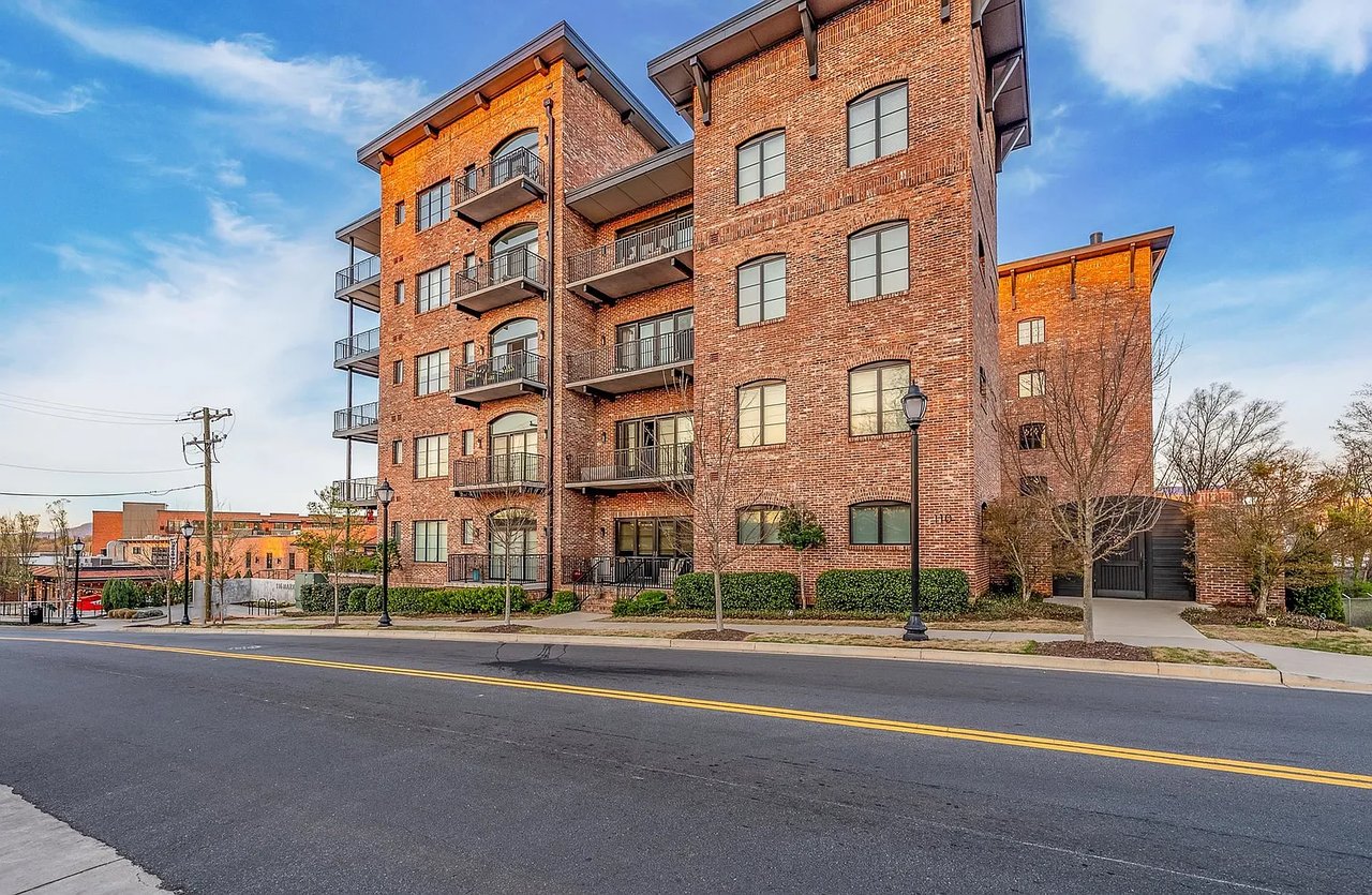 110 N Markley Pl #206