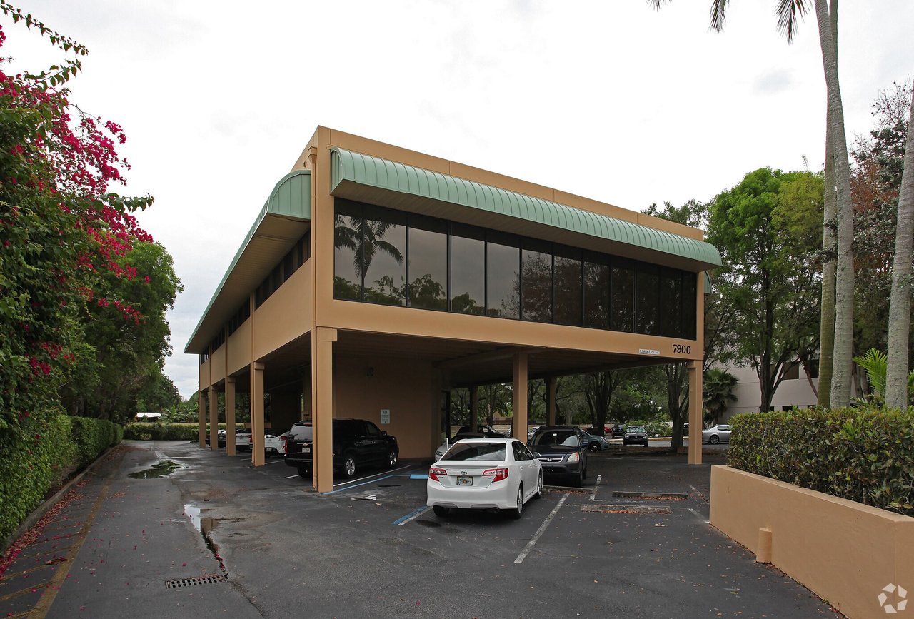 7900 N University Dr