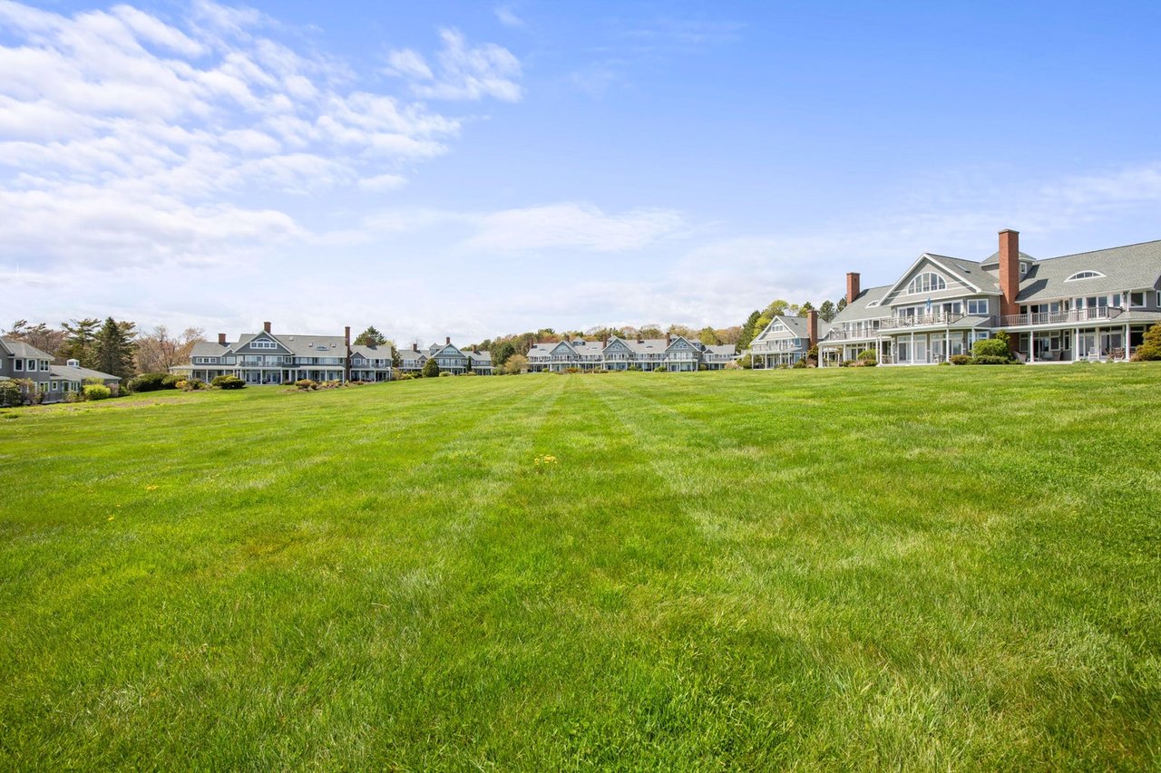 17 Atlantic Drive, Unit #: 17B