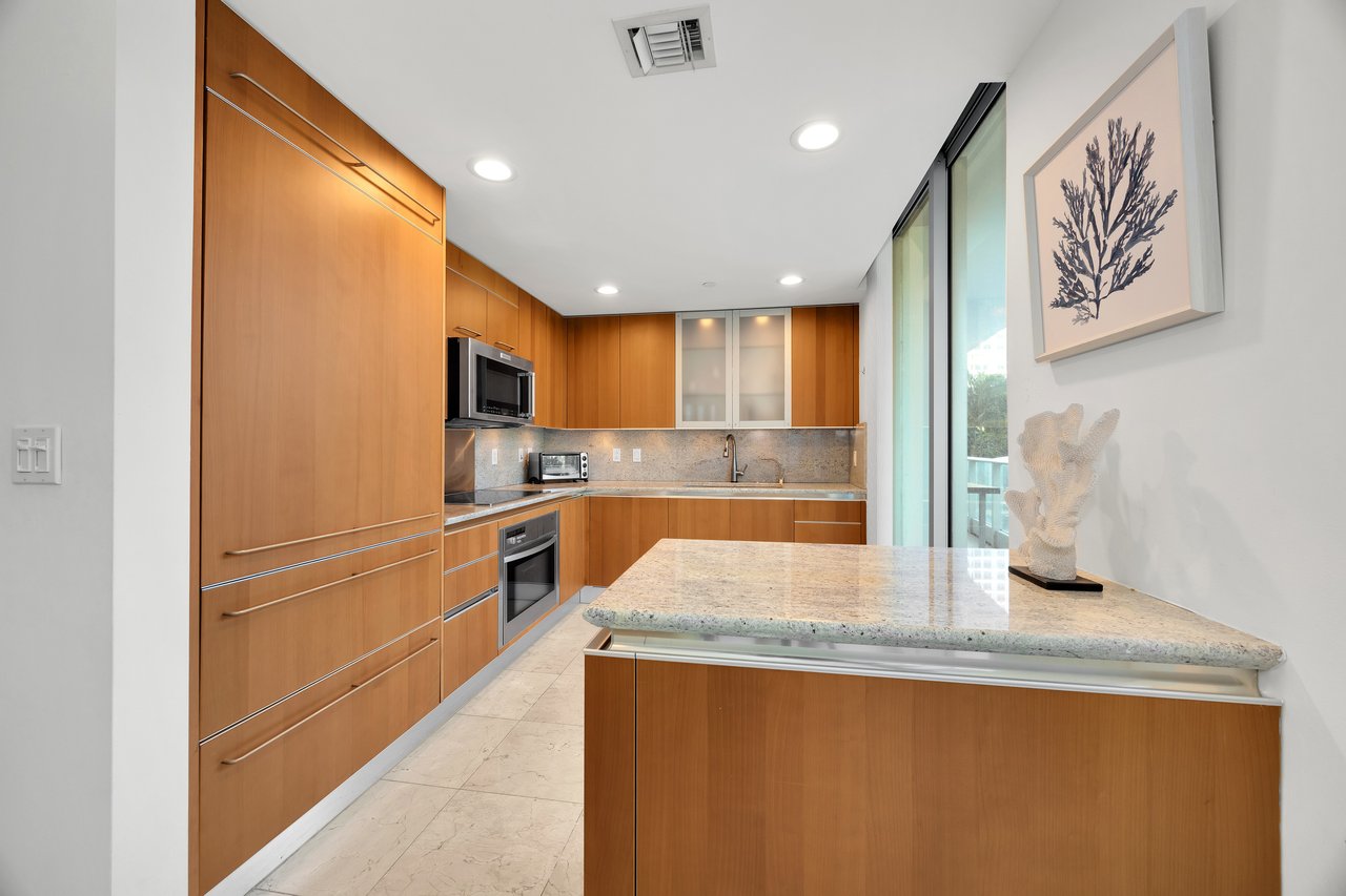 2627 S Bayshore Dr # 507