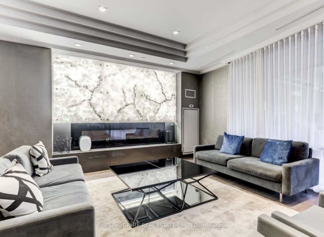 MIDTOWN PENTHOUSE 