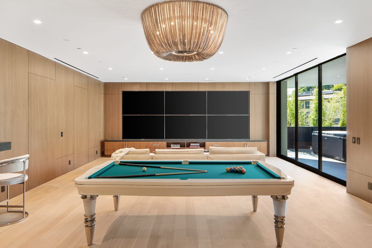 1300 Beverly Estate Dr